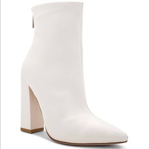 SOLDOUT revolve Raye Parker boot in white size 7